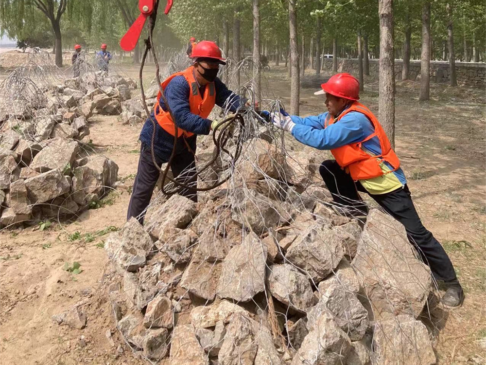合金網(wǎng)兜拋石護坡護岸